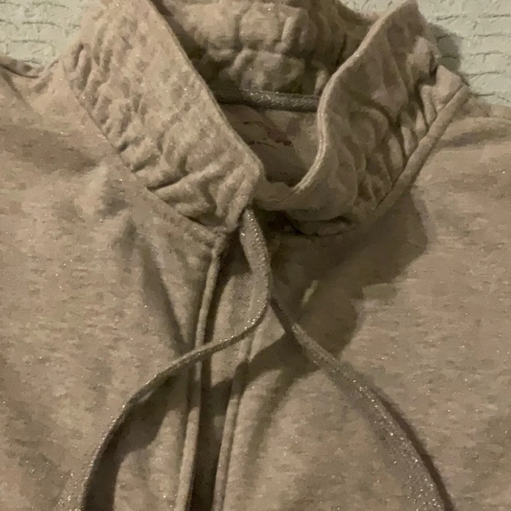 New York comfort zone gray sweatshirt. New without tags. - Picture 2 of 7